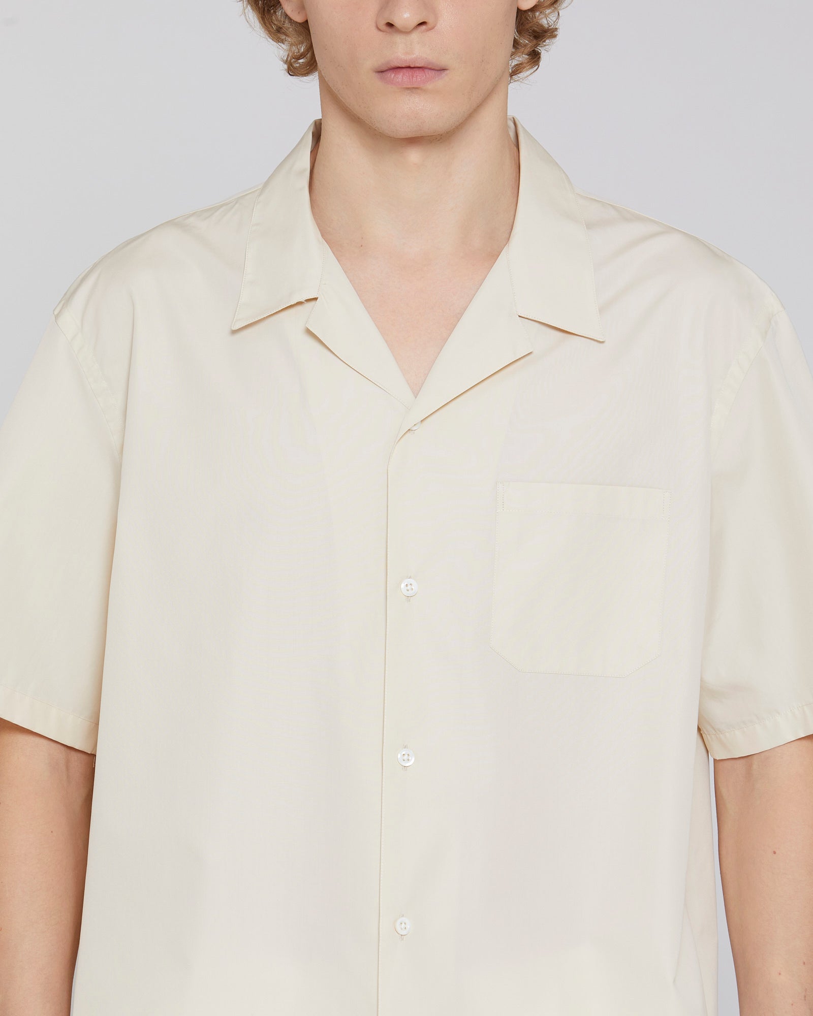 Short-sleeved poplin cotton shirt