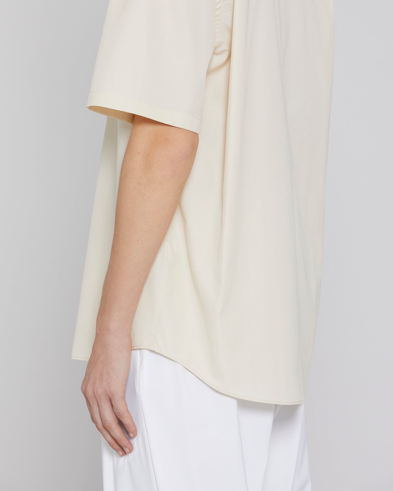 Short-sleeved poplin cotton shirt