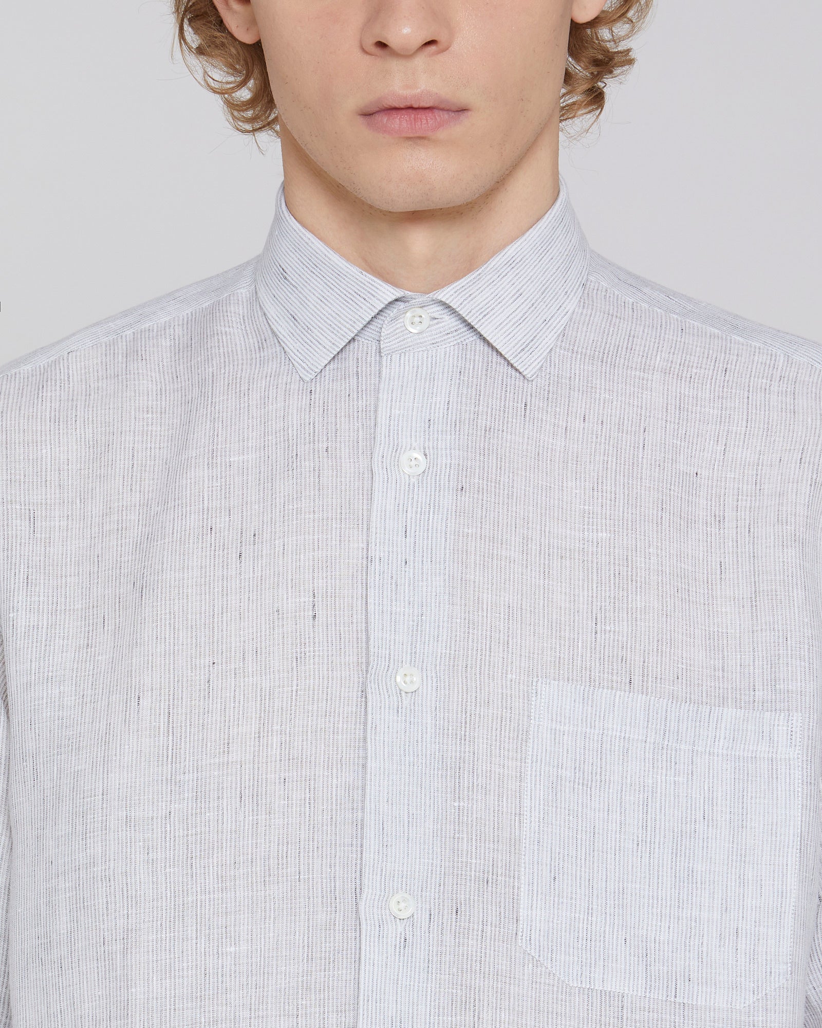 Linen shirt with classic collar White / Grey