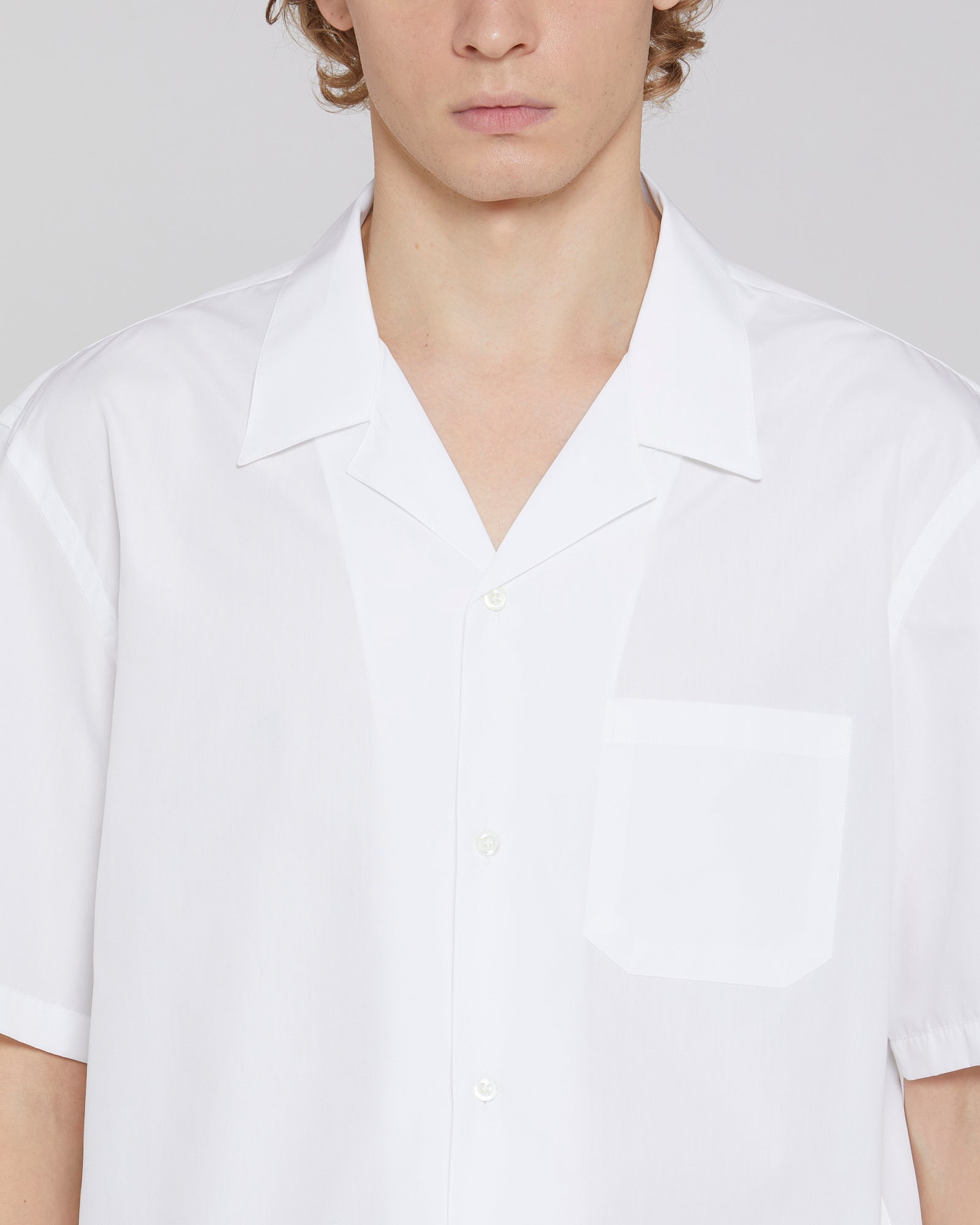 Short-sleeved poplin cotton shirt white