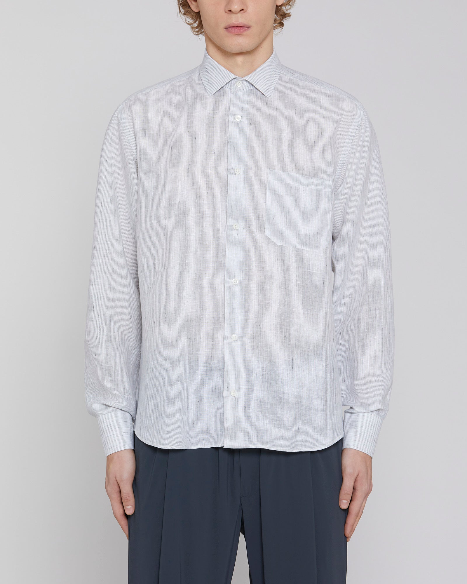 Linen shirt with classic collar White / Grey